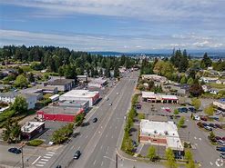 Process Server in Downtown Broadway, Everett, WA