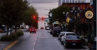 Process Server in Downtown Colby, Everett, WA